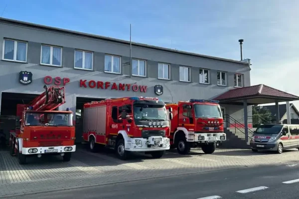 Strażacy interweniowali przy powalonych konarach na trasach w gminie Korfantów