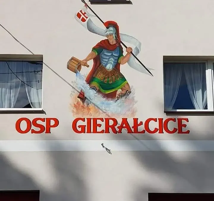 Pożar ścierniska w Gierałcicach – strażacy w akcji