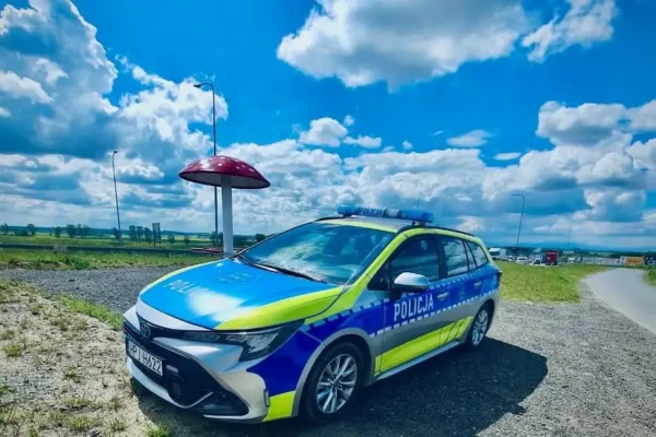 Bezpieczne wakacje nad wodą – wspólne działania służb dla dzieci z Jasienicy Dolnej