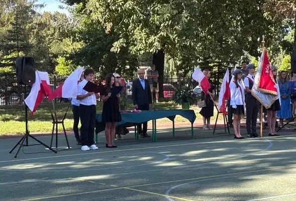 Uroczyste rozpoczęcie roku szkolnego w SP nr 5 w Nysie
