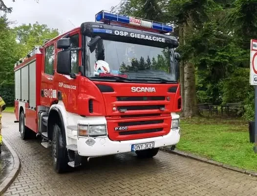 Ćwiczenia strażackie w Pokrzywnej – jednostki z Głuchołaz i Gieralcic w akcji
