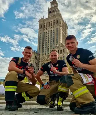 Strażacy z Nysy w czołówce VIII Mistrzostw Polski w Biegu po Schodach