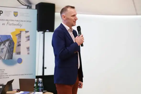Bibliotekarze z Opolskiego podsumowali półrocze i uczyli się o AI
