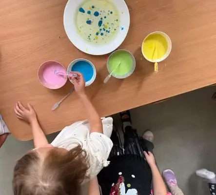 Dzień Kropki w oddziałach przedszkolnych – kreatywna edukacja i wspólna zabawa