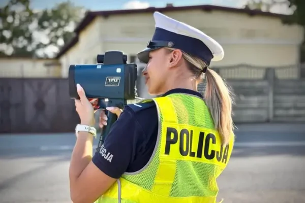 Policja w Nysie przypomina: trwa akcja „Prędkość” – zwolnij nogę z gazu