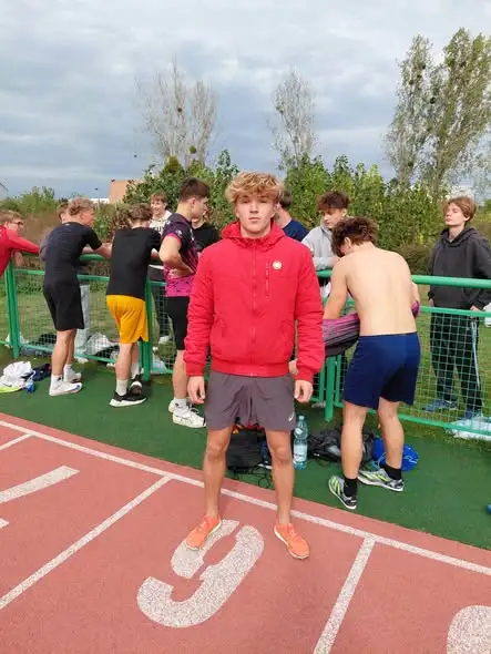 Sztafeta 4×400 m z Głuchołaz szósta w województwie i z rekordem szkoły