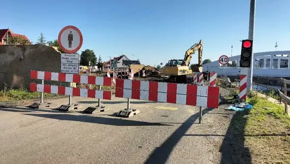 Zamknięcie ul. Andersa w Głuchołazach – prace bitumiczne na DK40