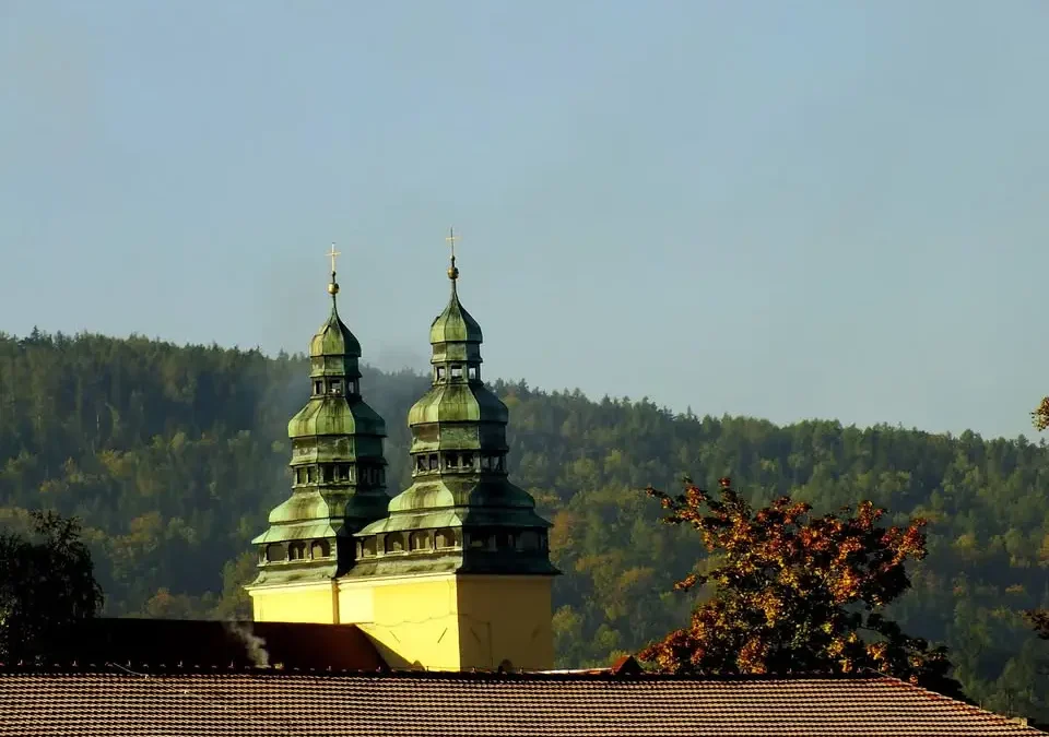 Rajd Niepodległości do Jeseníka — śladami polskich kuracjuszy i pomnika z 1901 roku