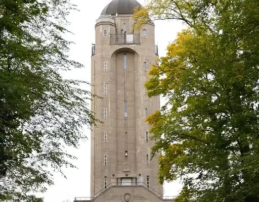 Nyska Wieża Ciśnień z 1907 roku – od wodociągów do punktu widokowego