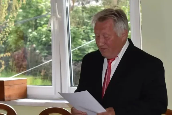 Konsultacje społeczne w Gminie Skoroszyce pod lupą – radny pyta o wiatraki