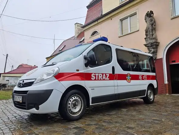 Nowy bus ratowniczy dla OSP Otmuchów — przekazanie w Paczkowie