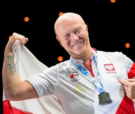 Adam Kiernicki z gminy Pakosławice powalczy o medal Mistrzostw Europy w bilardzie