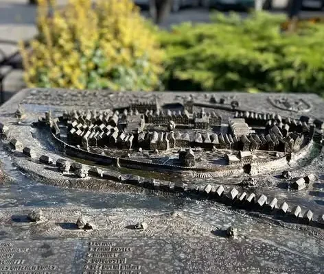 Osiem kilometrów po Głuchołazach – nowy szlak miejski łączy spacer z historią