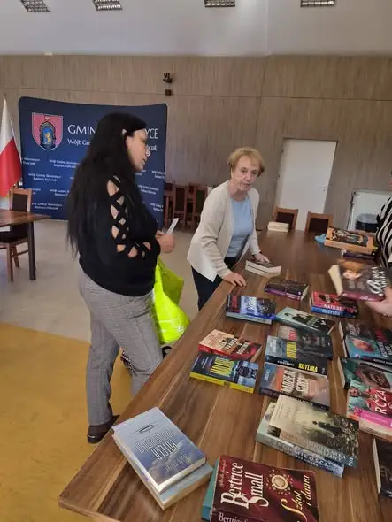 Gminna Biblioteka dostarczyła książki do Klubu Seniora